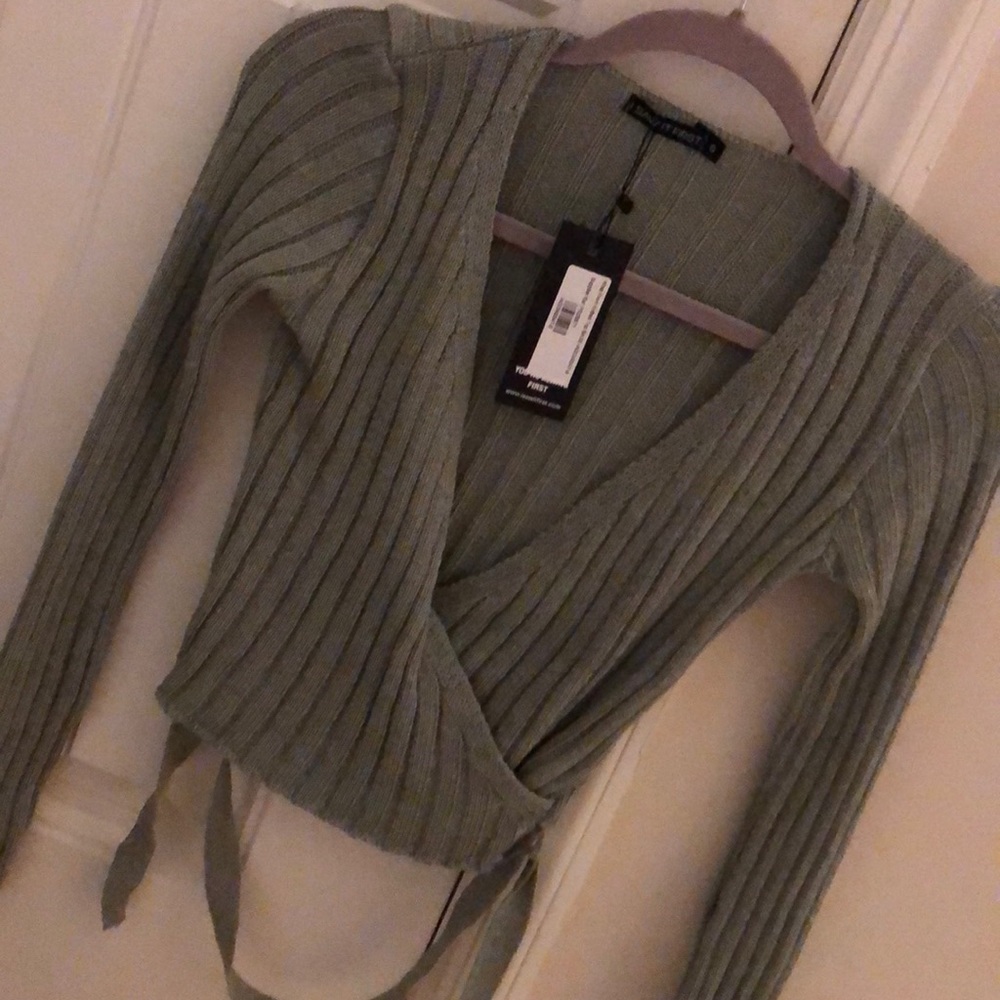 Sweater - Picture 2 of 4